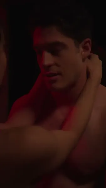 ท่านผู้หญิงของท่าน   เป็นผู้บริหารคุ้มกัน