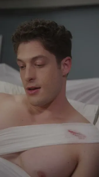 ท่านผู้หญิงของท่าน   เป็นผู้บริหารคุ้มกัน