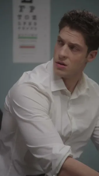 ท่านผู้หญิงของท่าน   เป็นผู้บริหารคุ้มกัน