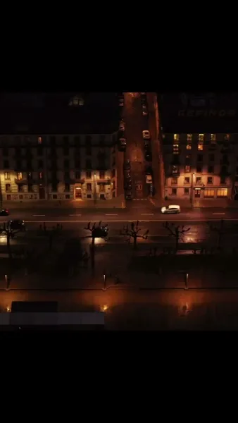 ท่านผู้หญิงของท่าน   เป็นผู้บริหารคุ้มกัน