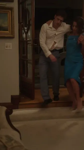 ท่านผู้หญิงของท่าน   เป็นผู้บริหารคุ้มกัน