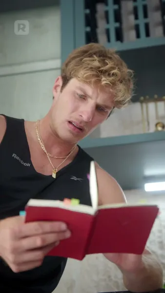 ราชินีแห่งสนามสักหลาด