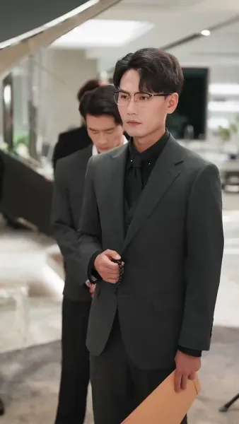 ท่านเผด็จการคลั่งรัก