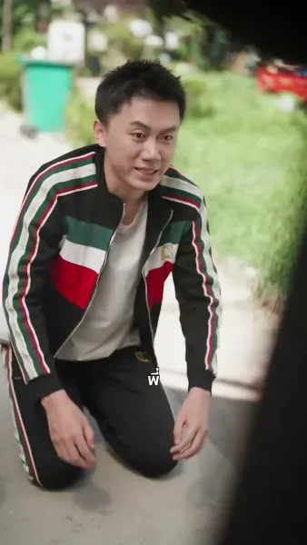 ท่านเผด็จการคลั่งรัก