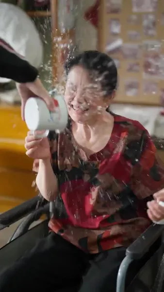 ท่านเผด็จการคลั่งรัก