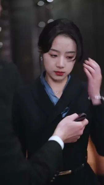 ลำนำรักเหมันต์, มนตร์รักโรงแรมหรู