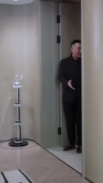 ลำนำรักเหมันต์, มนตร์รักโรงแรมหรู