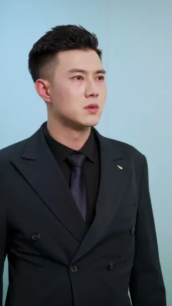 ลำนำรักเหมันต์, มนตร์รักโรงแรมหรู