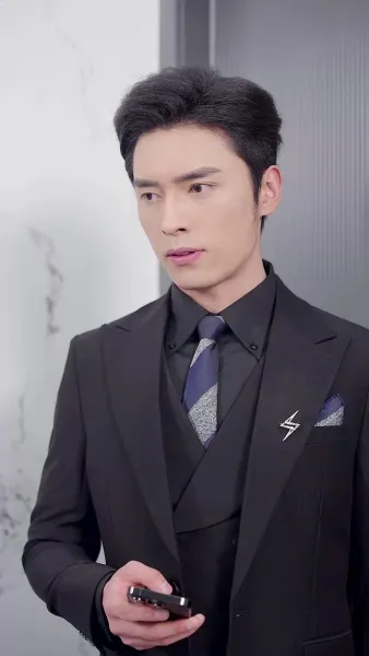 กุหลาบบาน รักลึก