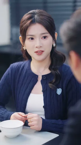 กุหลาบบาน รักลึก