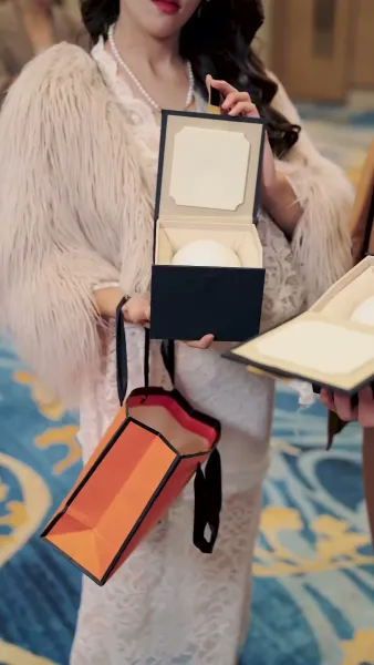 กุหลาบบาน รักลึก