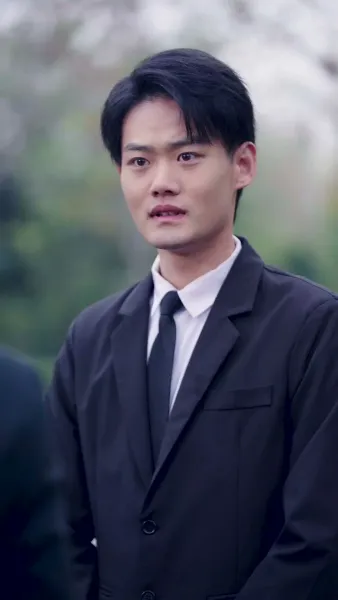 กุหลาบบาน รักลึก