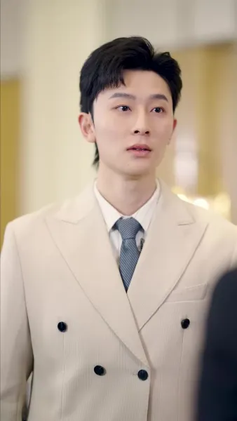 กุหลาบบาน รักลึก