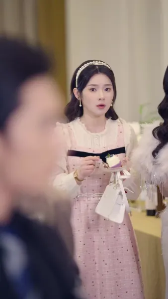 กุหลาบบาน รักลึก