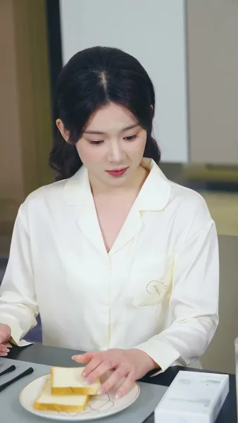 กุหลาบบาน รักลึก