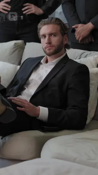 ทายาทสาวกลับมาเอาคืน