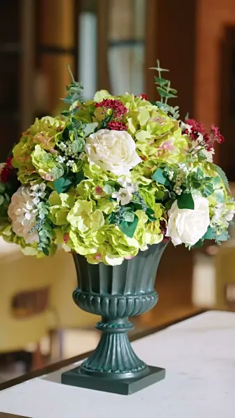 ลุงขี้เก๊กกับสาววัยใส