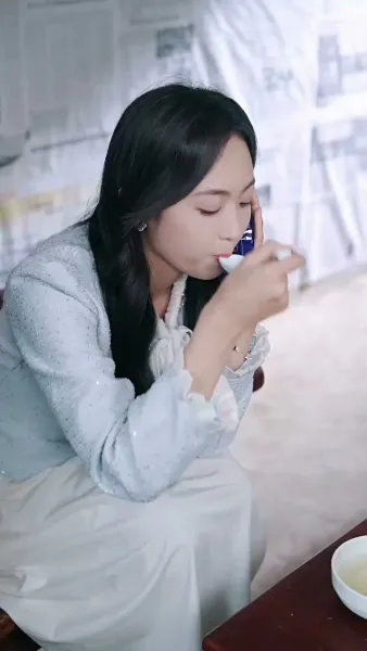 ลุงขี้เก๊กกับสาววัยใส