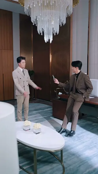 ลุงขี้เก๊กกับสาววัยใส