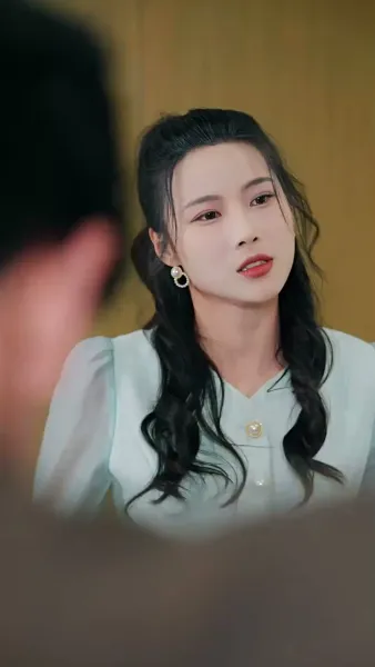 ลุงขี้เก๊กกับสาววัยใส