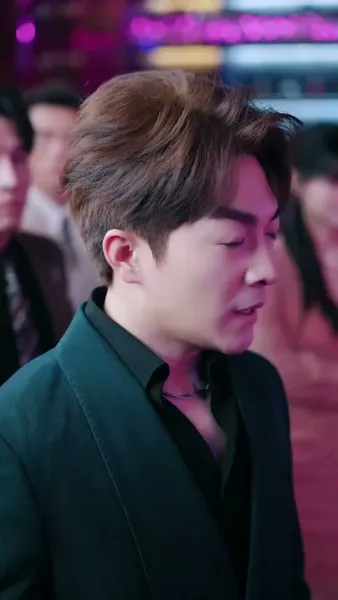 ลุงขี้เก๊กกับสาววัยใส