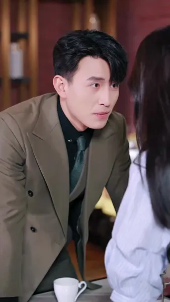 ลุงขี้เก๊กกับสาววัยใส