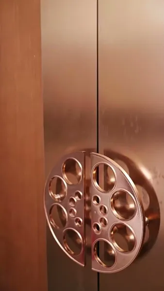 ลุงขี้เก๊กกับสาววัยใส