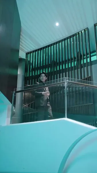 ลุงขี้เก๊กกับสาววัยใส