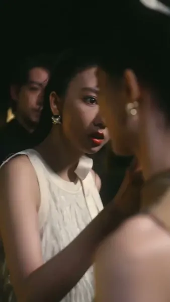 เสียงสวรรค์และกิเลส