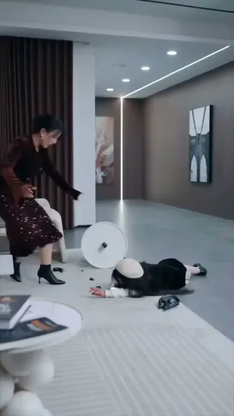 ถล่มครอบครัวสามีสารเลว