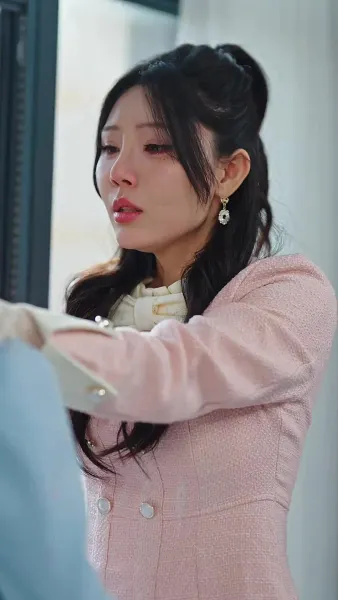 เมื่อความรัก เลื่อนลอยหายไป