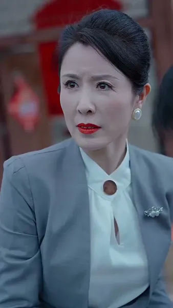 ทายาทเศรษฐีคืนบัลลังก์