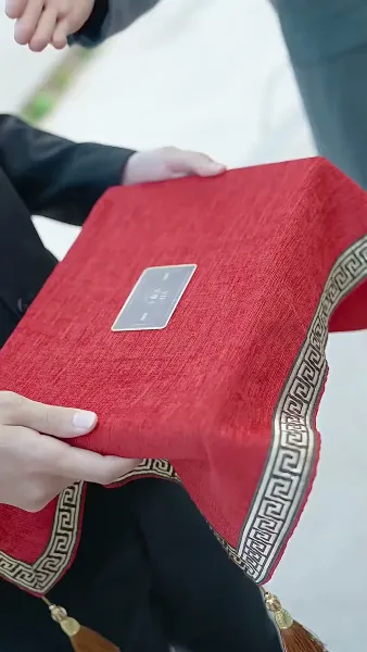 ทายาทเศรษฐีคืนบัลลังก์