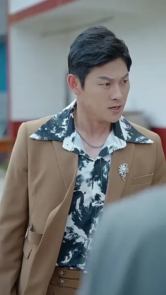 ทายาทเศรษฐีคืนบัลลังก์