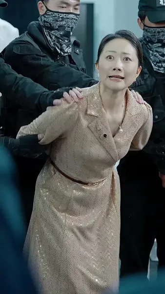 ทายาทเศรษฐีคืนบัลลังก์