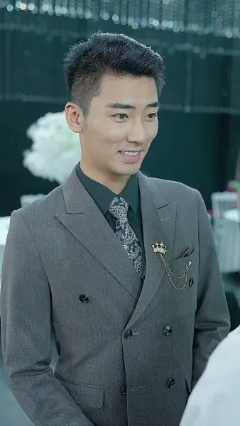 ทายาทเศรษฐีคืนบัลลังก์