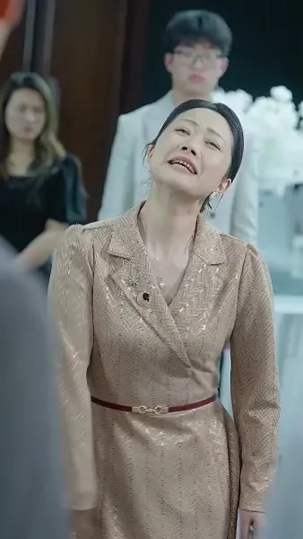 ทายาทเศรษฐีคืนบัลลังก์