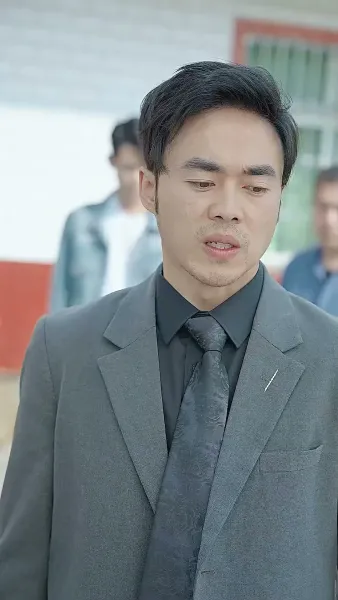 ทายาทเศรษฐีคืนบัลลังก์