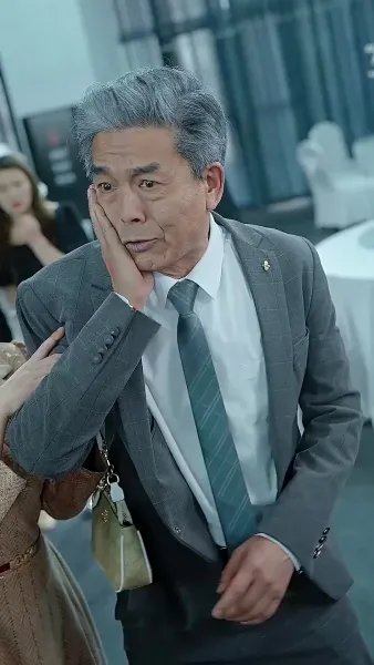 ทายาทเศรษฐีคืนบัลลังก์