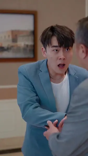 ทายาทเศรษฐีคืนบัลลังก์