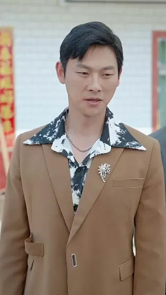 ทายาทเศรษฐีคืนบัลลังก์