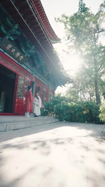 จากความยากจนสู่ความร่ำรวย: เด็กอัจฉริยะ​