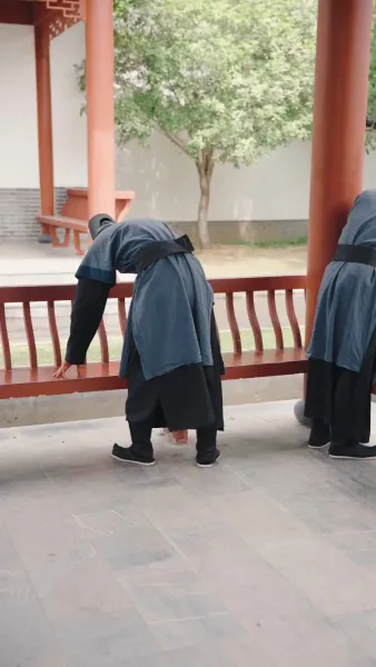 จากความยากจนสู่ความร่ำรวย: เด็กอัจฉริยะ​