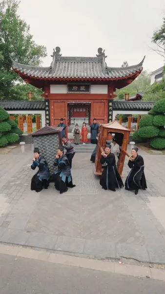 จากความยากจนสู่ความร่ำรวย: เด็กอัจฉริยะ​