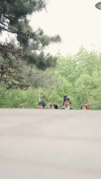 จากความยากจนสู่ความร่ำรวย: เด็กอัจฉริยะ​