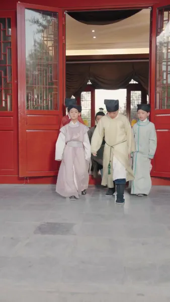 จากความยากจนสู่ความร่ำรวย: เด็กอัจฉริยะ​