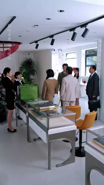 จันทร์ส่องใจ