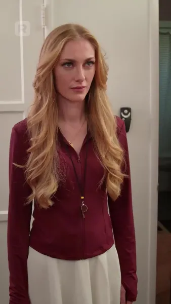 รักลับกลางสนาม