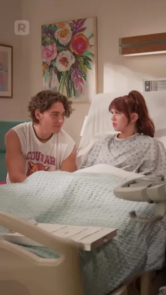 รักลับกลางสนาม