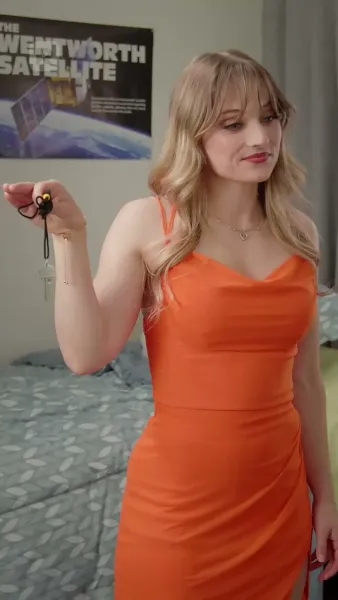 รักลับกลางสนาม